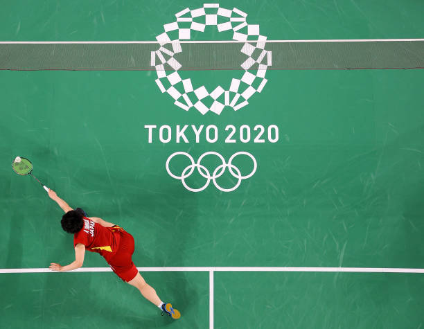 专业选手的选择:为什么4U羽毛球拍更受欢迎?