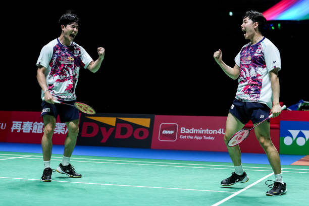 羽毛球比赛中如何识破停顿击球?心理与技术的双重博弈