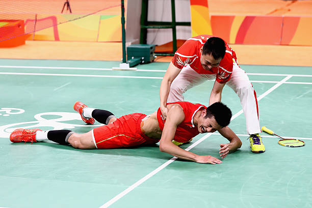 从场地到战术:羽毛球单打和双打规则的区别解析