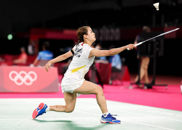 羽毛球基础动作图解:适合初学者的完整教程