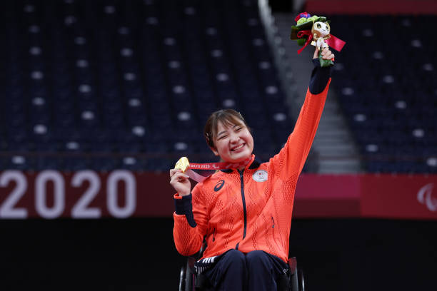 羽毛球场地面积与设施要求:专业比赛与业余场地的区别