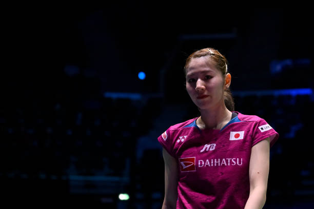 羽毛球发球技巧大公开:这样发球让对手措手不及!