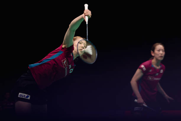 羽毛球双打反手接球技巧全解析:从基础到进阶