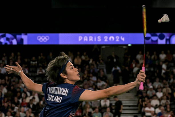 如何正确判断羽毛球单打的左右边线?接球不再失误