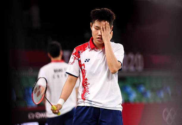 羽球冠军陈雨菲尝试跳水,网友:太拼了!