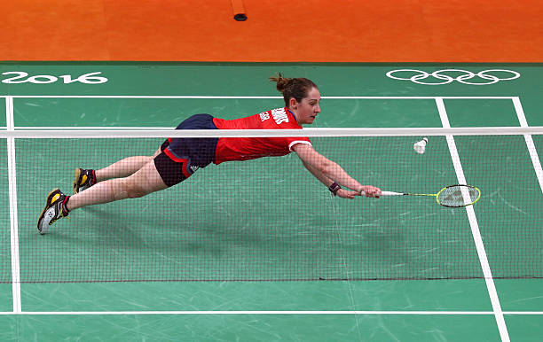 如何应对对手的杀球?防守与反击技巧