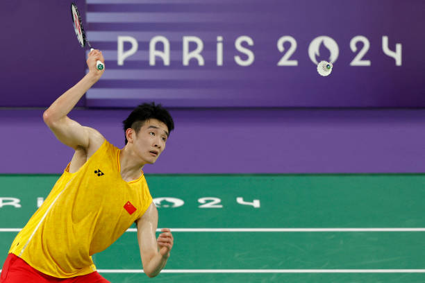 高手解析:羽毛球单打和双打的技术与心理差异