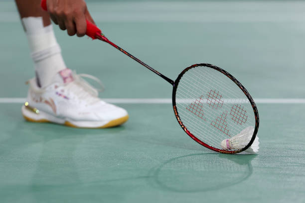 从材质到工艺:深度解析SP和TW羽毛球拍的差异