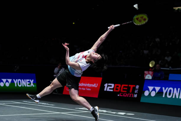 左右脚站位决定胜负:单打中的攻防转换技巧