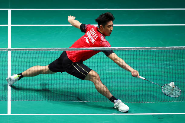 羽毛球正确姿势对身体的影响:如何减少运动损伤风险