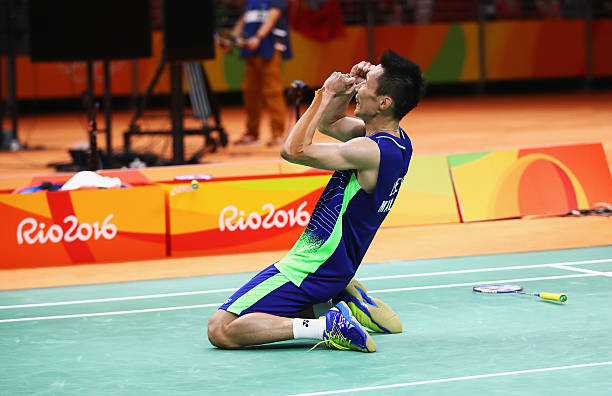 羽毛球基础教学:单打/双打规则与站位技巧