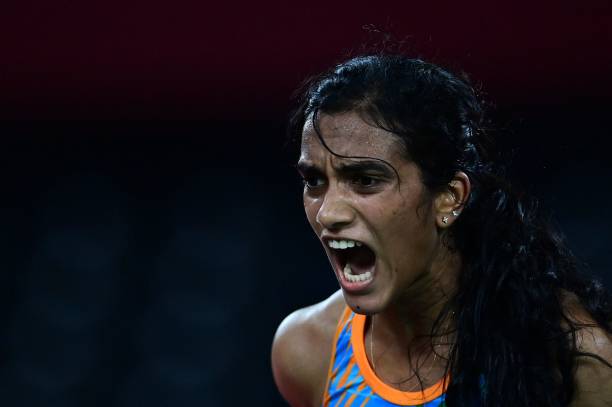 LED vs 传统金卤灯:哪种更适合室内羽毛球场照明?