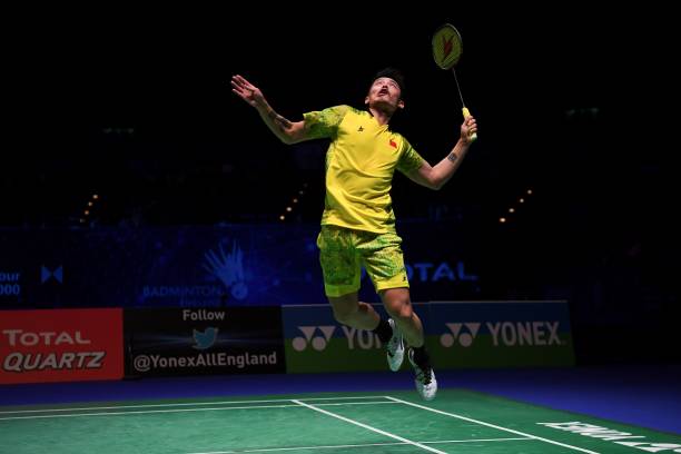 川崎高端羽毛球拍底盖工艺:碳纤维与减震技术解析