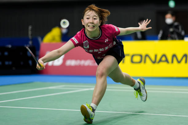 国际比赛中的羽毛球网高度规定