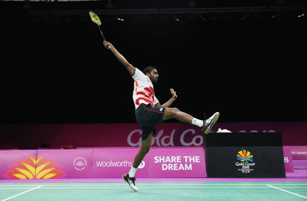 4U4和4U5羽毛球拍性能对比:进攻型还是防守型?