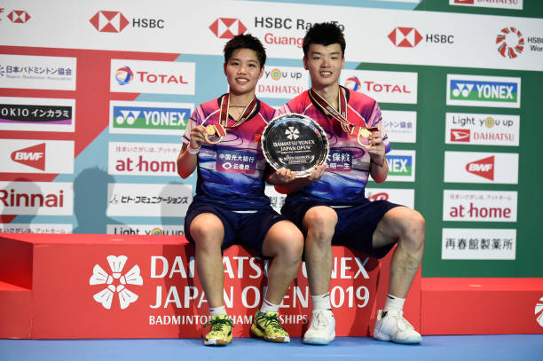 避免发球失误!羽毛球单打发球区域示意图指南