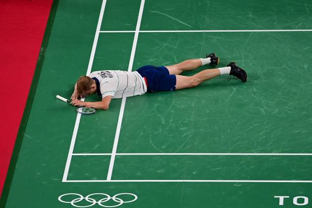 羽毛球场地边界线详解:单打与双打规则图解