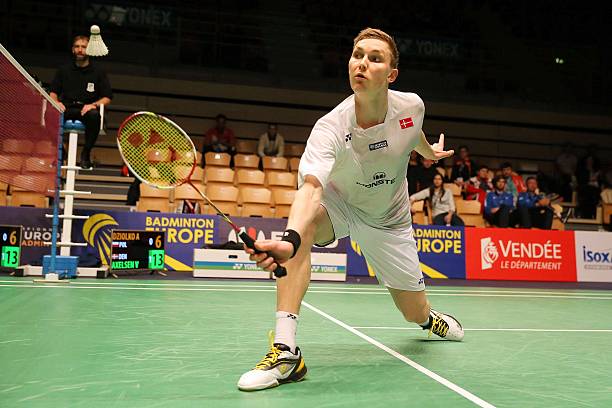 羽毛球发球进阶技巧:图解如何提升发球速度和精准度