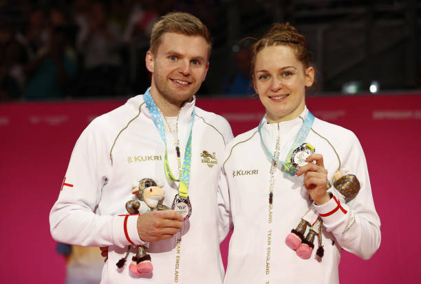 羽毛球拍价格差异大?材质、品牌如何影响定价?