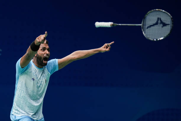 羽毛球比赛中的出界规则详解:线内还是线外?