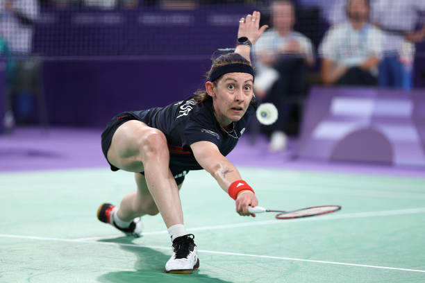 羽毛球馆的球拍选择多吗?适合新手吗?