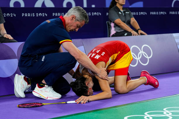 羽毛球爱好者的福音:学校训练馆新增8块标准场地