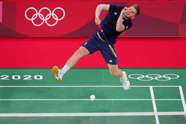 职业发展 vs 薪资待遇:新加坡羽毛球教练的现状分析