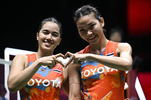 羽毛球场地标准:单打和双打的尺寸对比指南