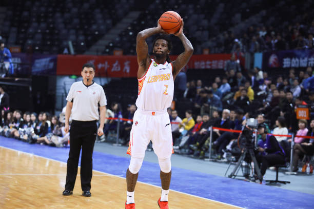 小区篮球场选址不当,居民呼吁拆除或搬迁