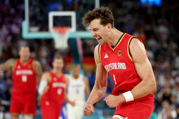 防守反击阵型篮球战术详解:从基础到实战应用