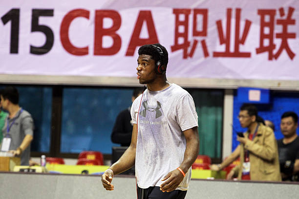 姚明NBA生涯盘点:他是否考虑过加盟其他球队?