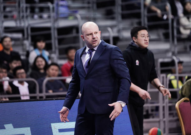 徐州篮球赛门票售罄预警,热门场次所剩无几!