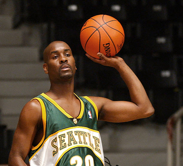 张伯伦女友标准大揭秘:他最爱什么样的女性?