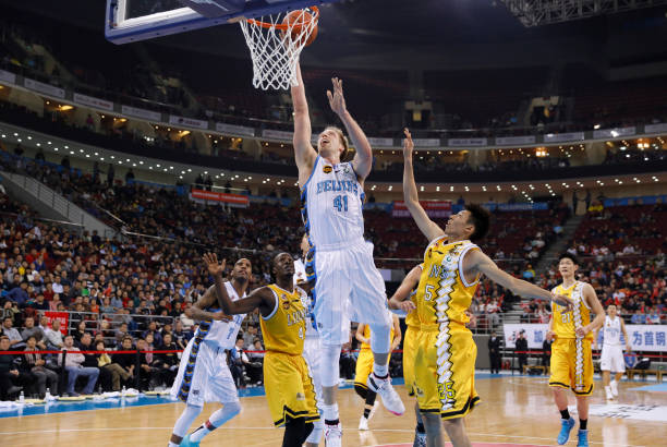 菲律宾篮球联赛积分榜最新动态:强队领跑,黑马崛起