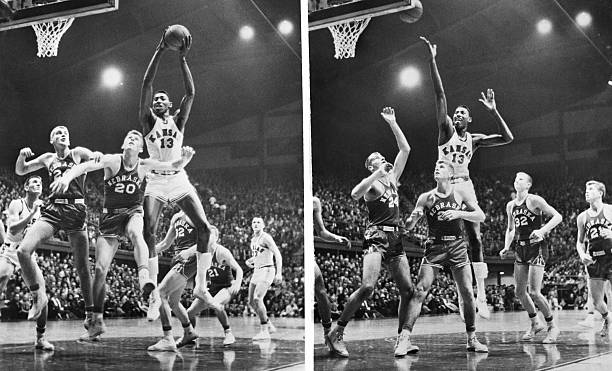 蔡徐坤篮球gif动图,引发网友模仿热潮