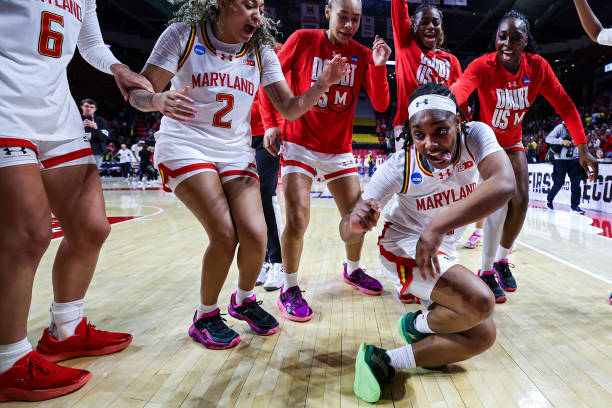 篮球直播app有哪些平台推荐的:免费与付费平台对比