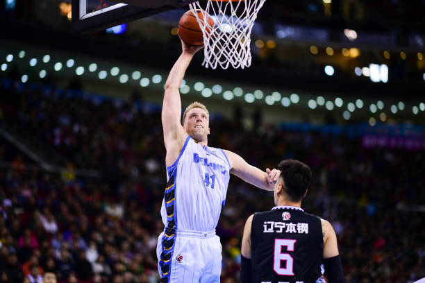 詹姆斯 vs 杜兰特:巅峰对决的nba体育直播看点