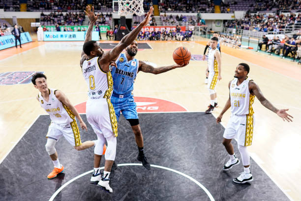 库里赛后采访:团队配合是关键