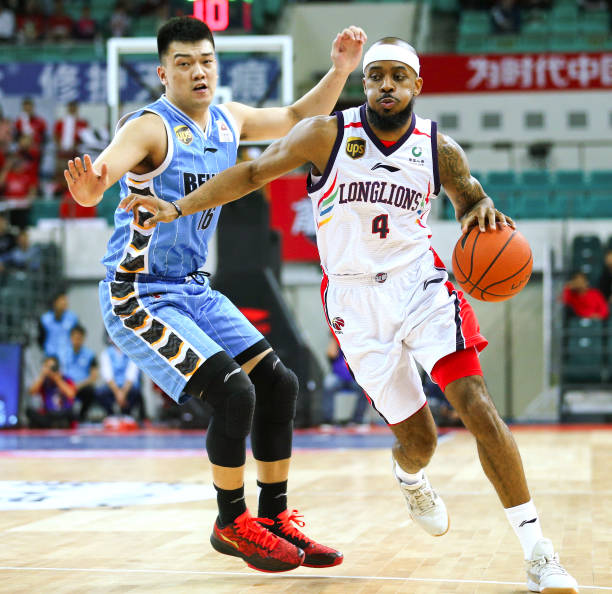 CBA广东队比赛回放:关键球与逆转瞬间