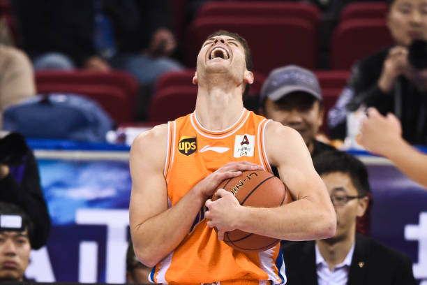 标准篮球场地的尺寸是多少?