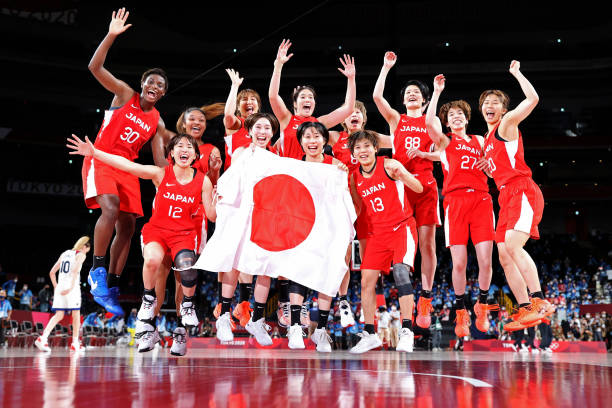 美媒评选NBA史上十大中锋:奥尼尔仅排第三?