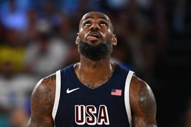 篮球爱好者必备:带球撞人规则完全指南