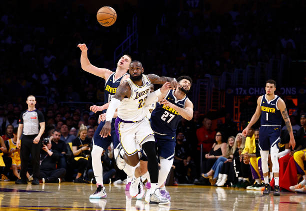 > 哪里可以免费看高清篮球直播?答案就是CCTV5!