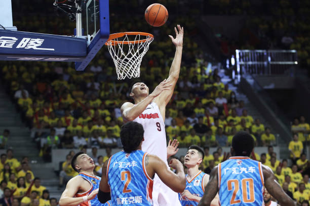 浙江队青训体系与青岛队引援策略,哪个更成功?