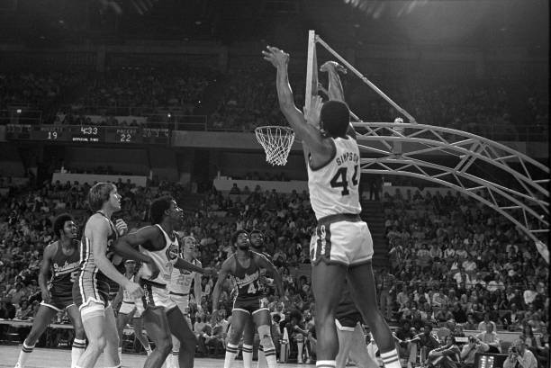 周琦全能爆发!37分26板6助4帽创CBA新纪录