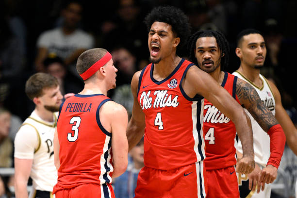 亚洲篮球锦标赛的举办周期是多久?