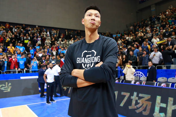 哈登复出首战砍两双,76人轻取老鹰,球迷欢呼其回归