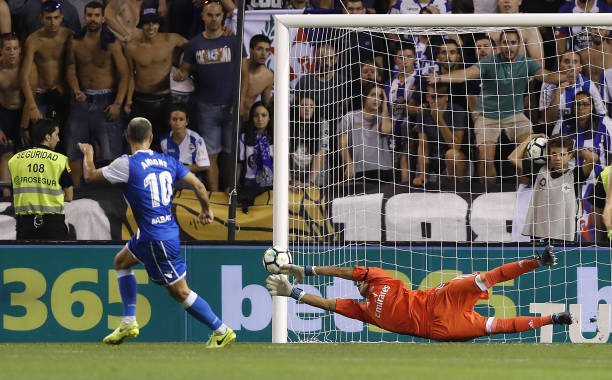 球迷热议:禁区内越位判罚是否该更宽松?