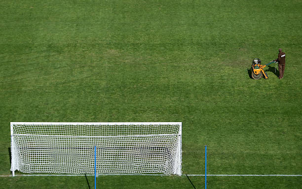 (从代际差异角度切入,引发共鸣)