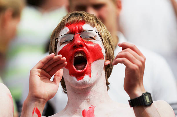 历史性时刻!C罗率葡萄牙首夺欧洲杯冠军